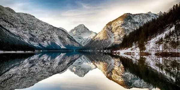 Explore Colorado’s Magical Mountain Lakes: An Intermediate Hiker’s Dream Adventure