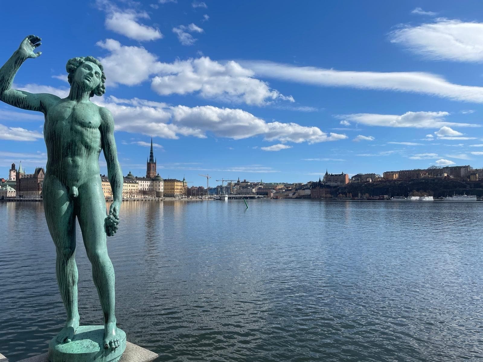 Italian Free Walking Tour of Stockholm: Gamla Stan, Stadshuset & Candy Workshop