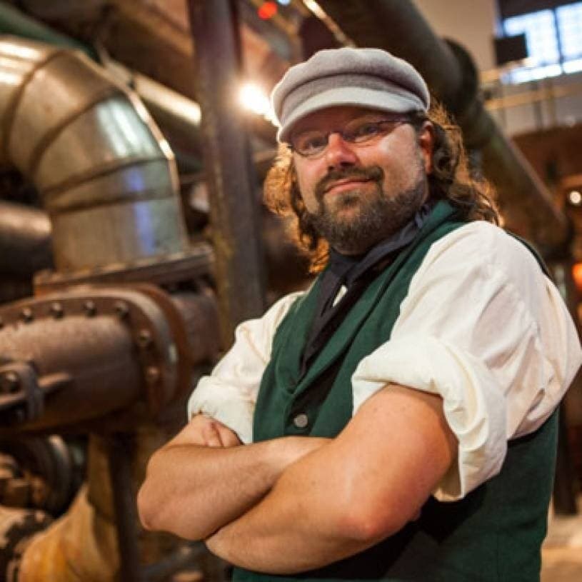 Belle Époque Walking Tour in Trois-Rivières: An Hour of Industrial History
