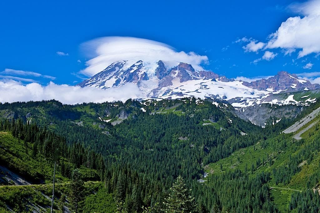 2-Day Mount Rainier Hiking Adventure near Seattle