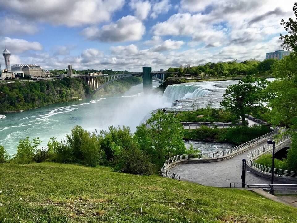 Daredevils and Downpour: Niagara Falls Cave of the Winds & UGRR Combo