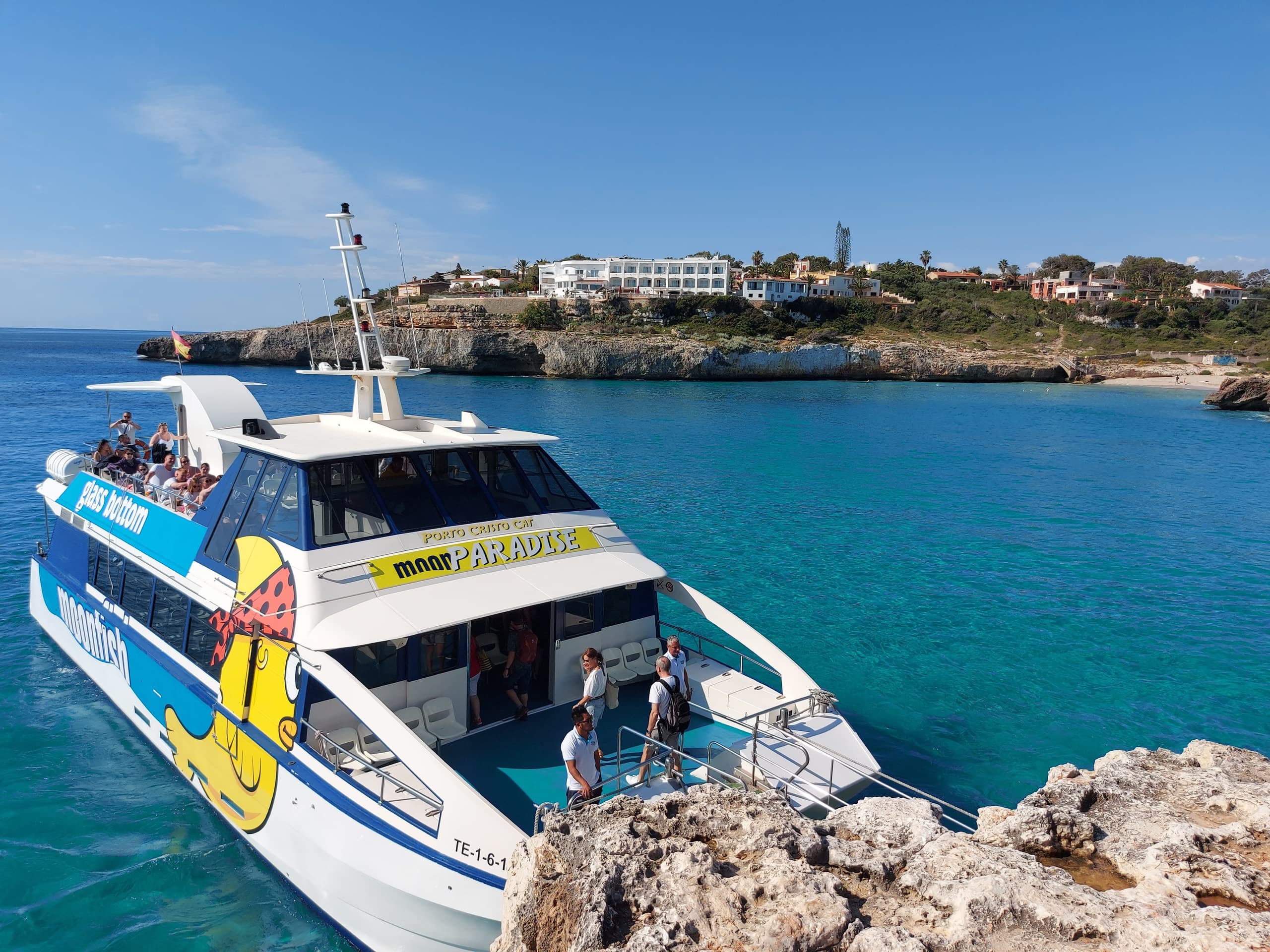 Glassbottom Shuttle to Porto Cristo with Moonfish