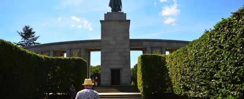 Inside Berlin’s Third Reich: Private 2–8 Hour WWII History Tour