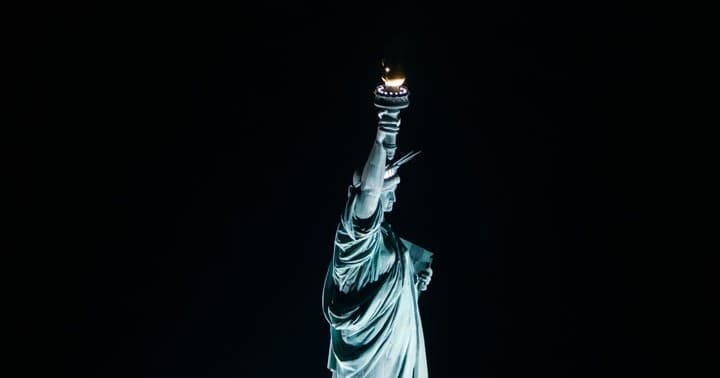 Statue of Liberty Night Tour from Linden, New Jersey