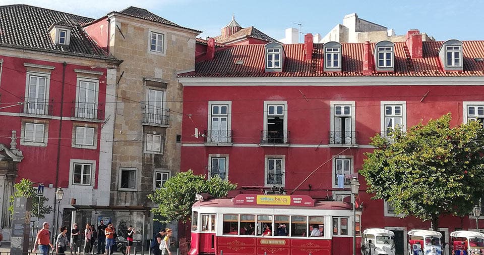 Land Adventure: Discover Lisbon with 2 Feel Portugal