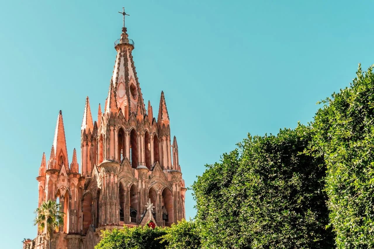 Cultural & Heritage Tour: San Miguel de Allende by Estigo Tours