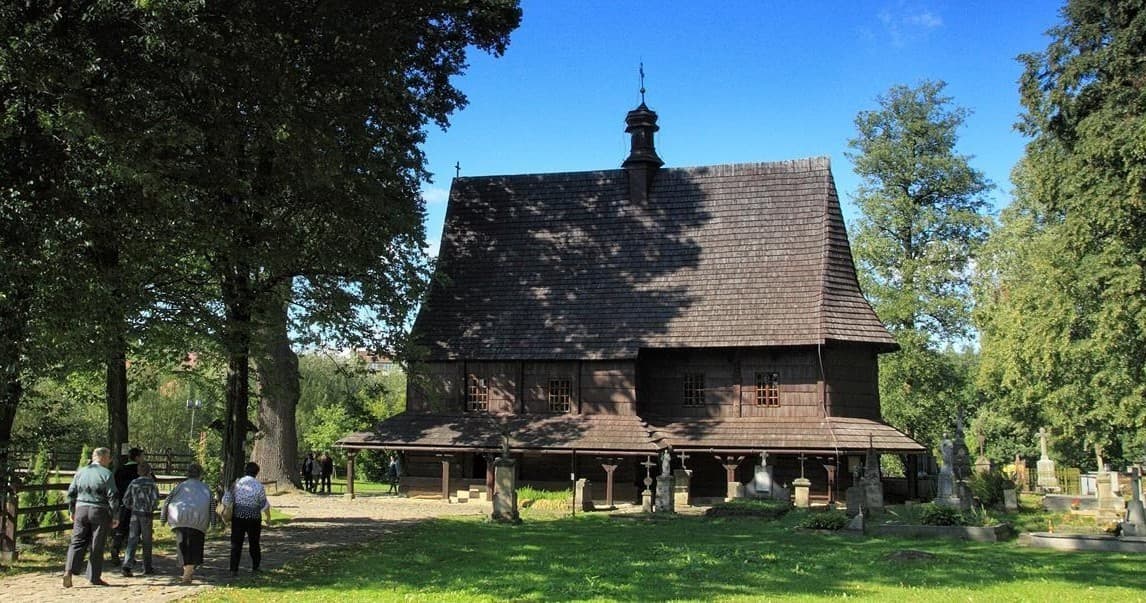 Cultural & Heritage Tour: Wooden Churches of Lesser Poland from Krakow