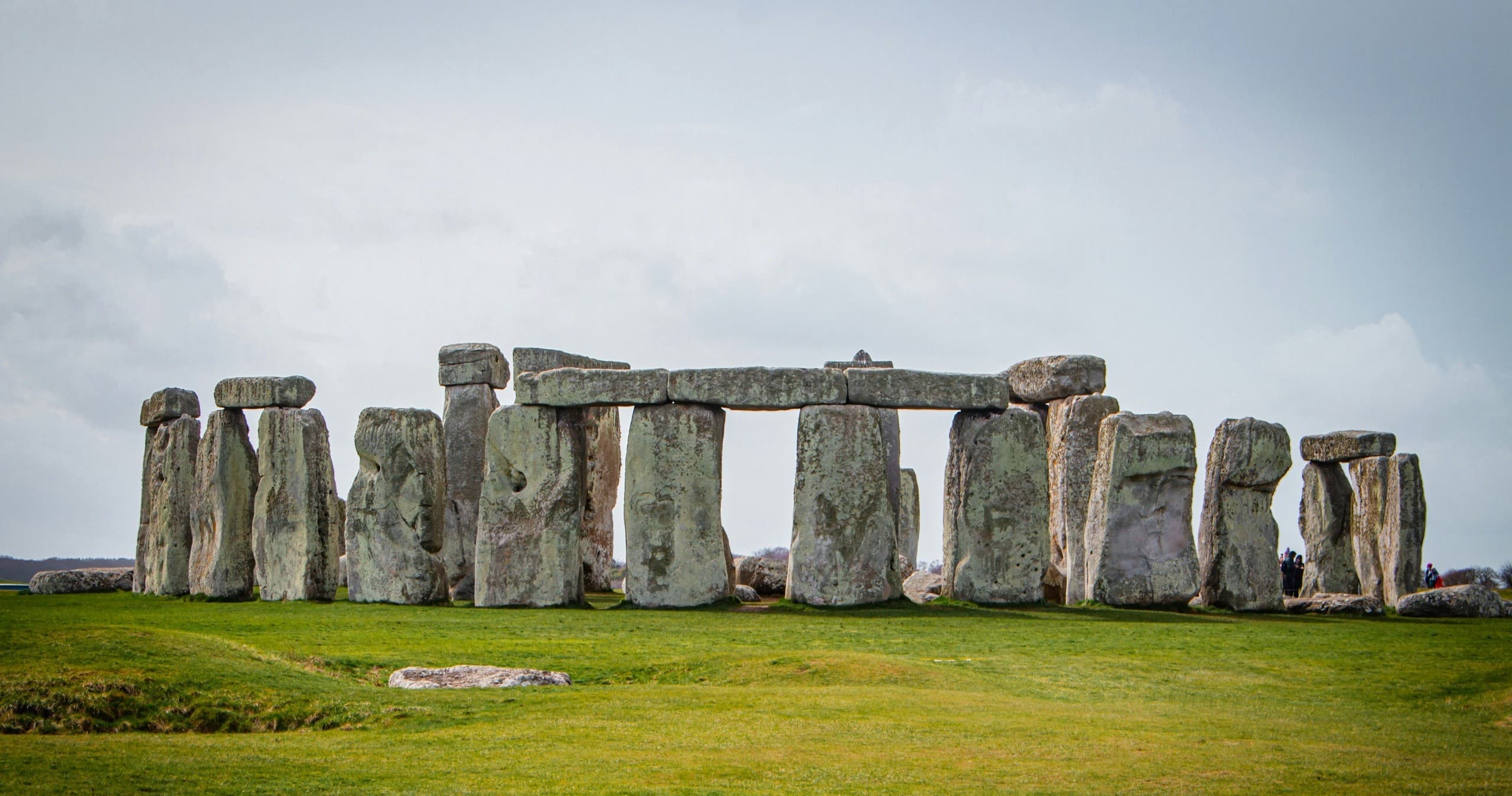 Land Adventures at Stonehenge with La Tua Londra
