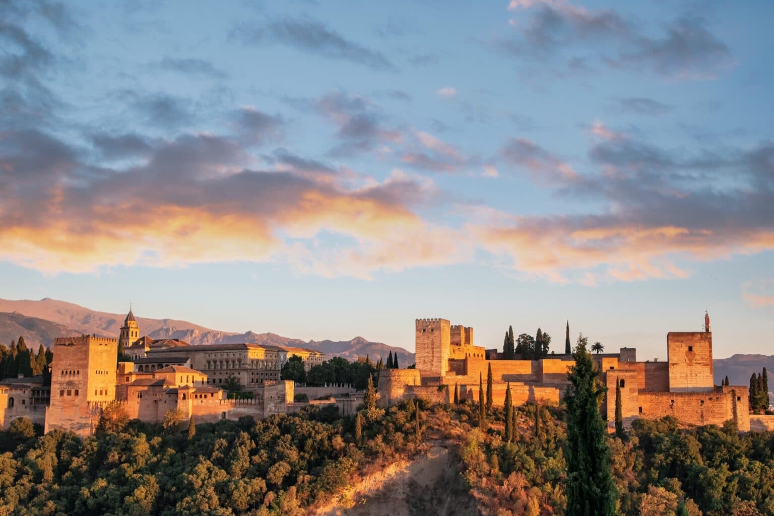 Historical Walking Tour of Alhambra & Gardens with Andazari Tours