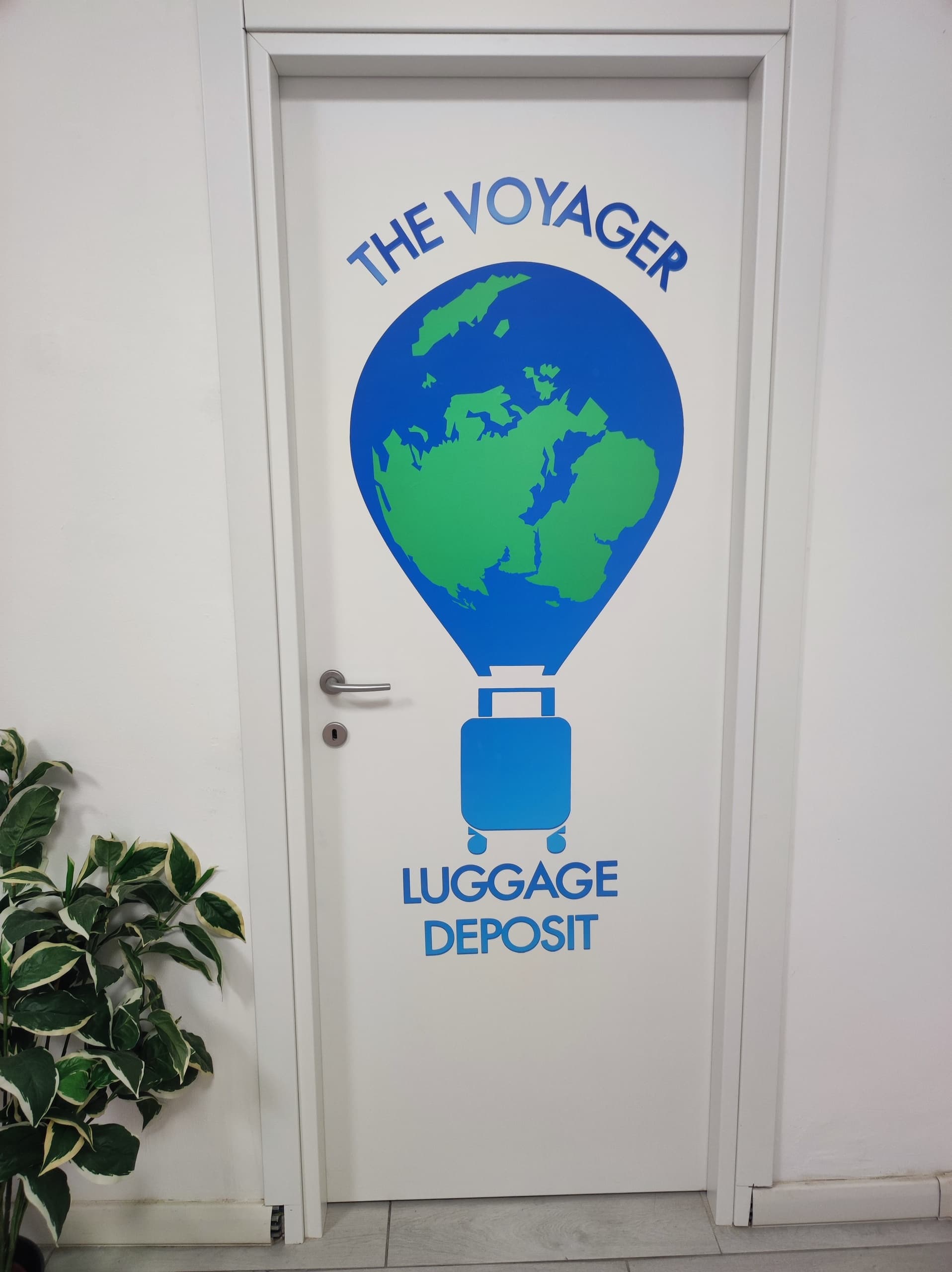 Luggage Storage Freedom with Rome Boat Experience