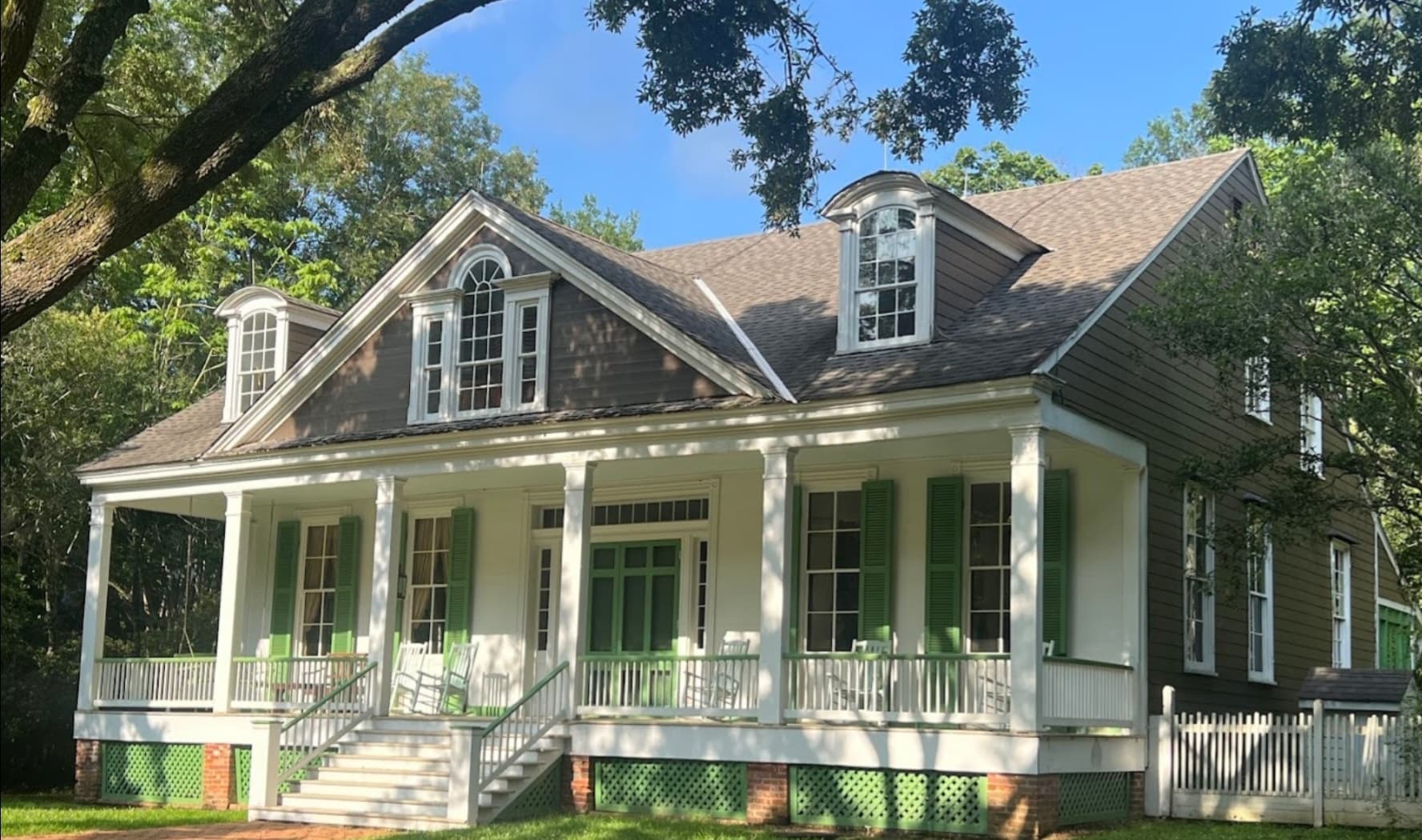 Historic Tours & Heritage at Rosemont with Little Easy Tours