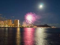 Fireworks & Cocktails Cruise with Hawaii Dive Center in Honolulu