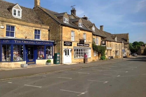 Private Day Tour & Sightseeing in Cotswolds from London