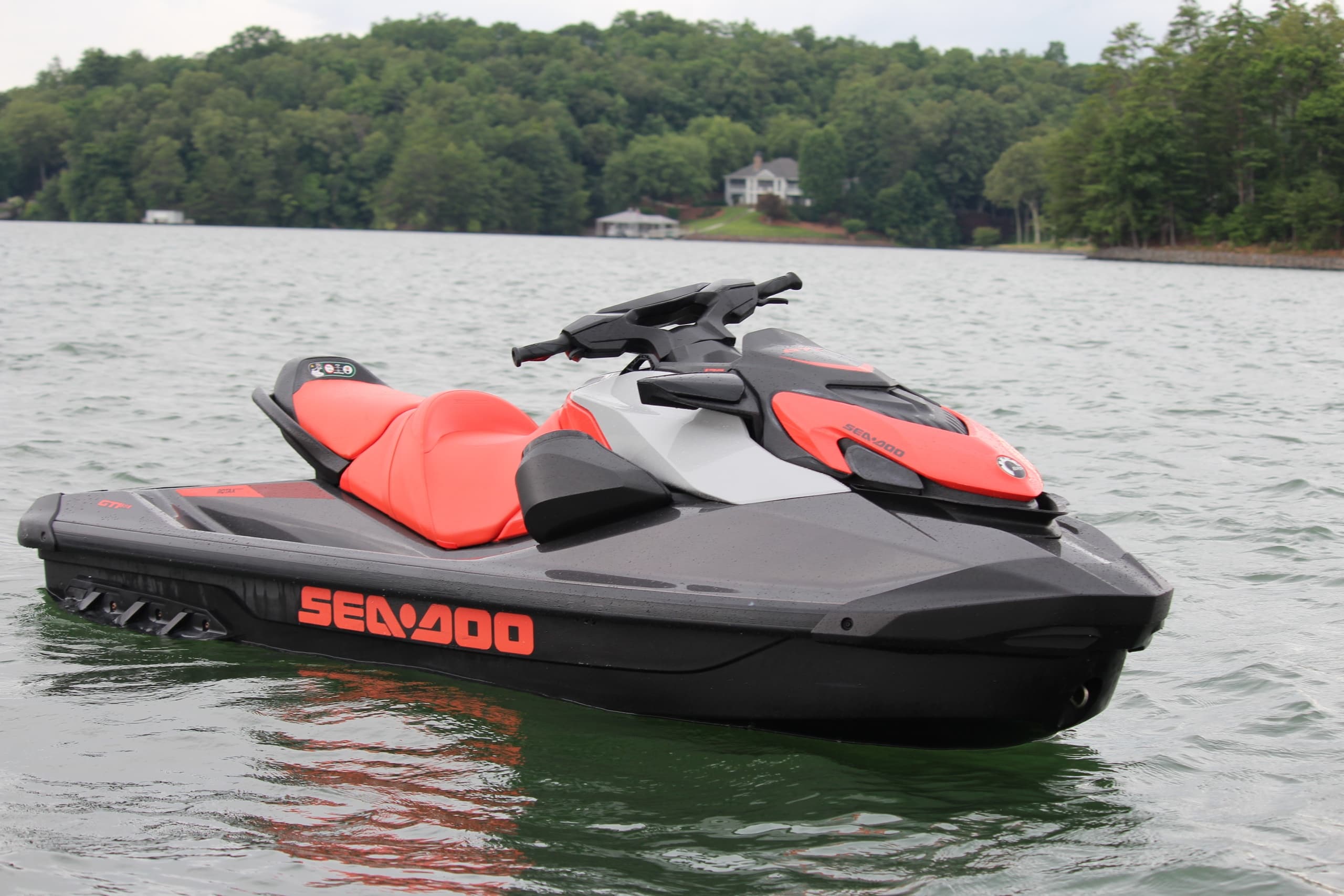 Water Activities with Blue Ridge Boat Rentals at Blue Ridge Lake