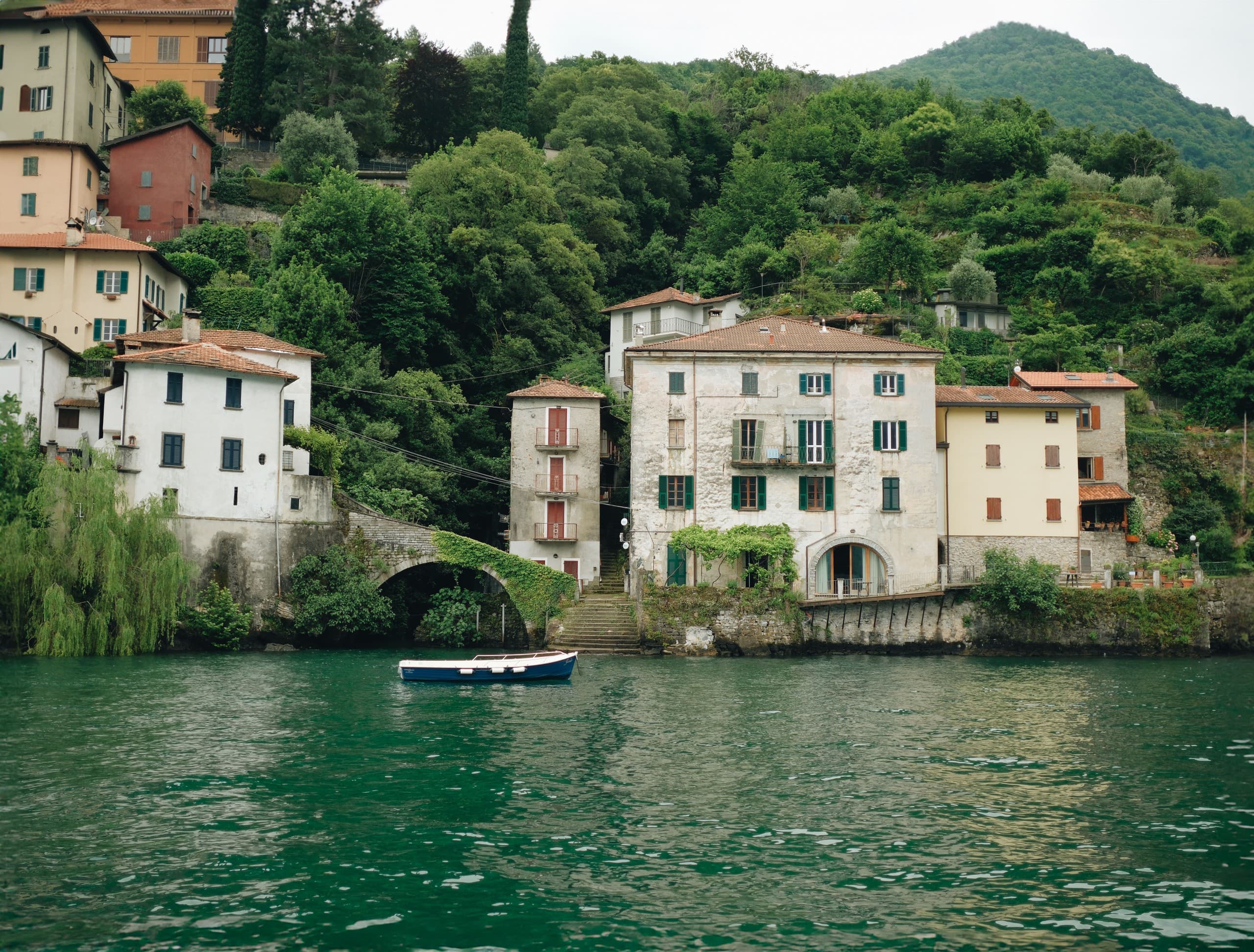 Nesso Waterfall Boat Tour: 90-Minute Cruise Past Villa Erba to Orrido di Nesso