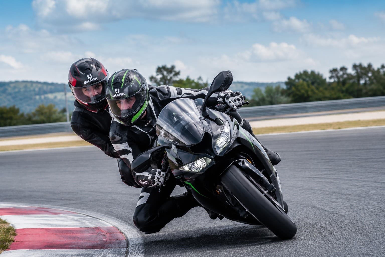 1000cc Track Ride at Circuit de Vendée: Baptème Moto in Fontenay-le-Comte