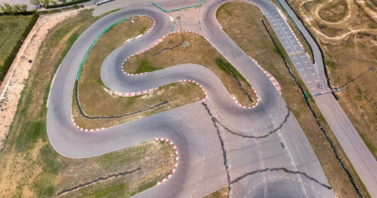 Motorized Land Adventure: Cursa Express at Zona Karting