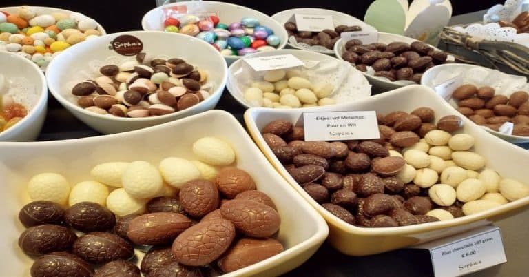 Chocolate tasting bowls on table at Ghent indoor chocolate tour