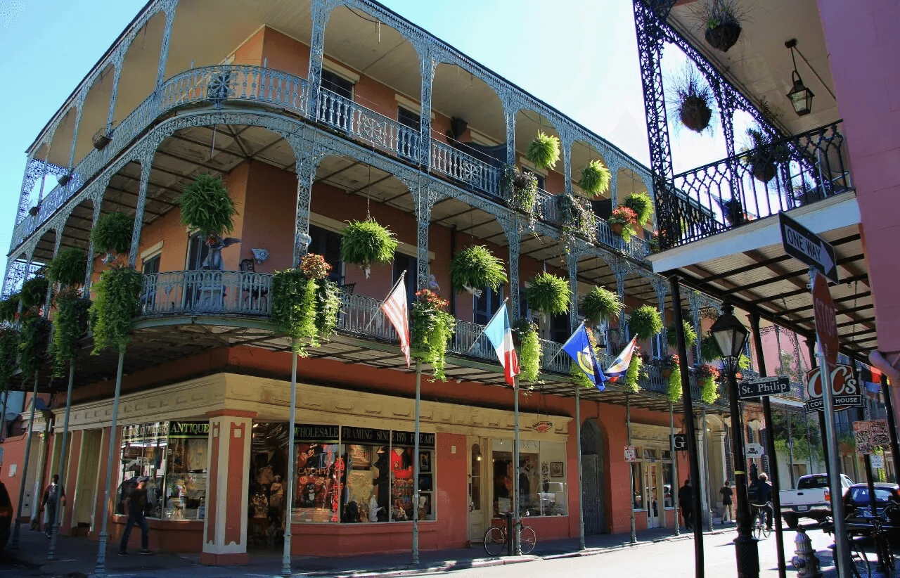 Explore New Orleans: City and Cemetery Bus Tour Highlights and Insider Tips