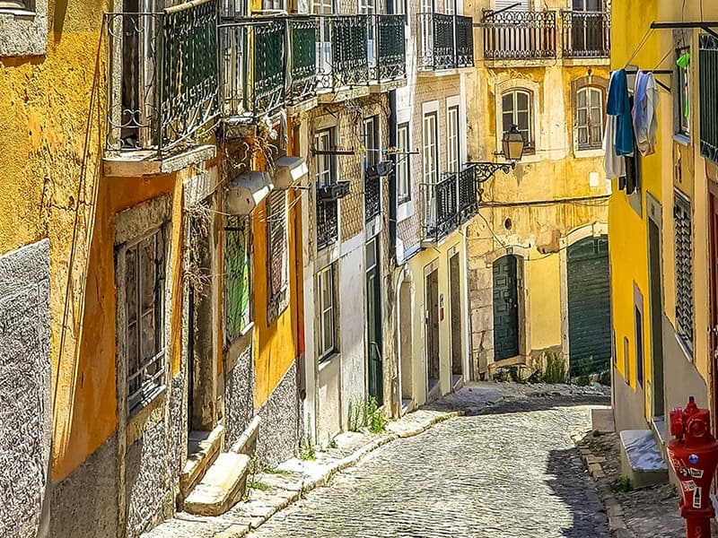 Lisbon City Guru: Urban Myths & Hidden Streets Walking Tour