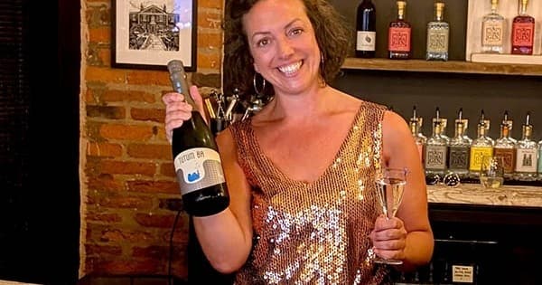 Festive Fizz & Posh Crisps Tasting at York Distillery — Sparkling Wine Masterclass photo 2