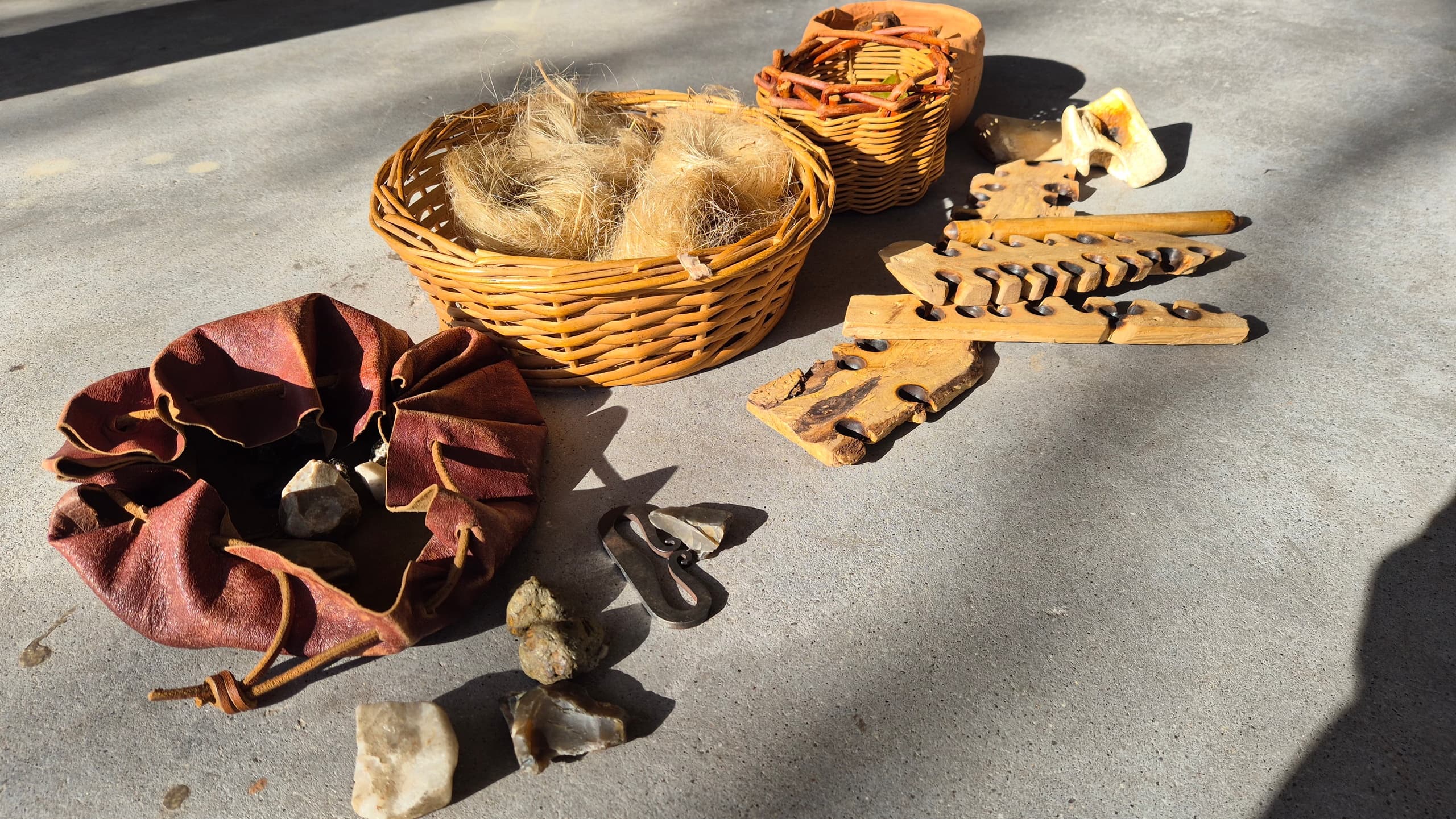 Hands-On Prehistory: Fire and Cave Art Workshop in Campo Lameiro photo 4