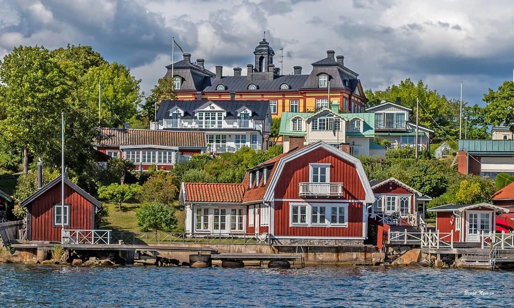 Water-Activities & Stockholm Boat Tours: Vaxholm Adventure