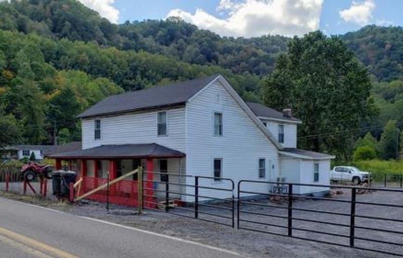 Experience Rustic Comfort and Outdoor Adventure at Kimball’s Cottage 5