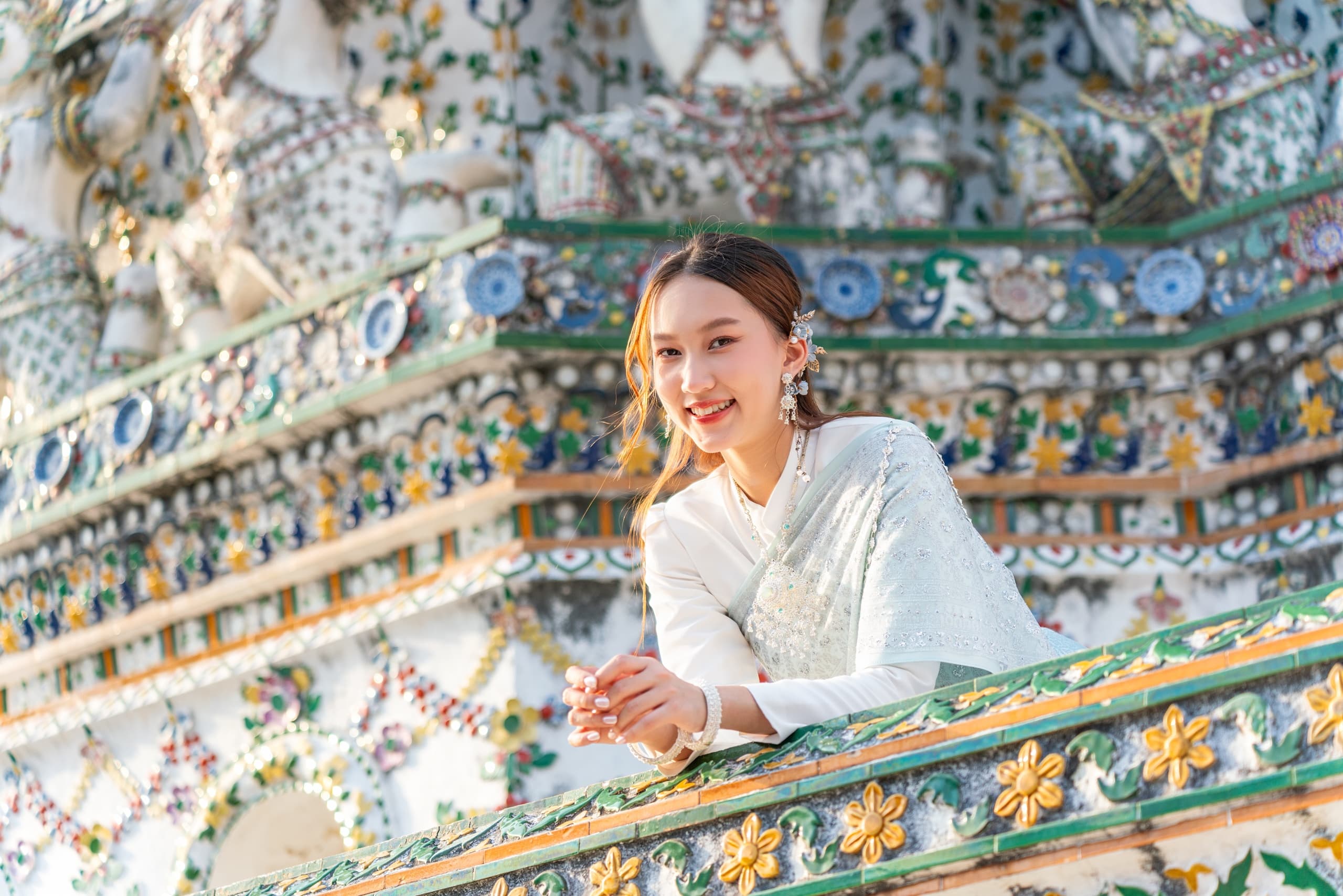 Private Wat Arun Photoshoot: Cinematic River Portraits in Bangkok