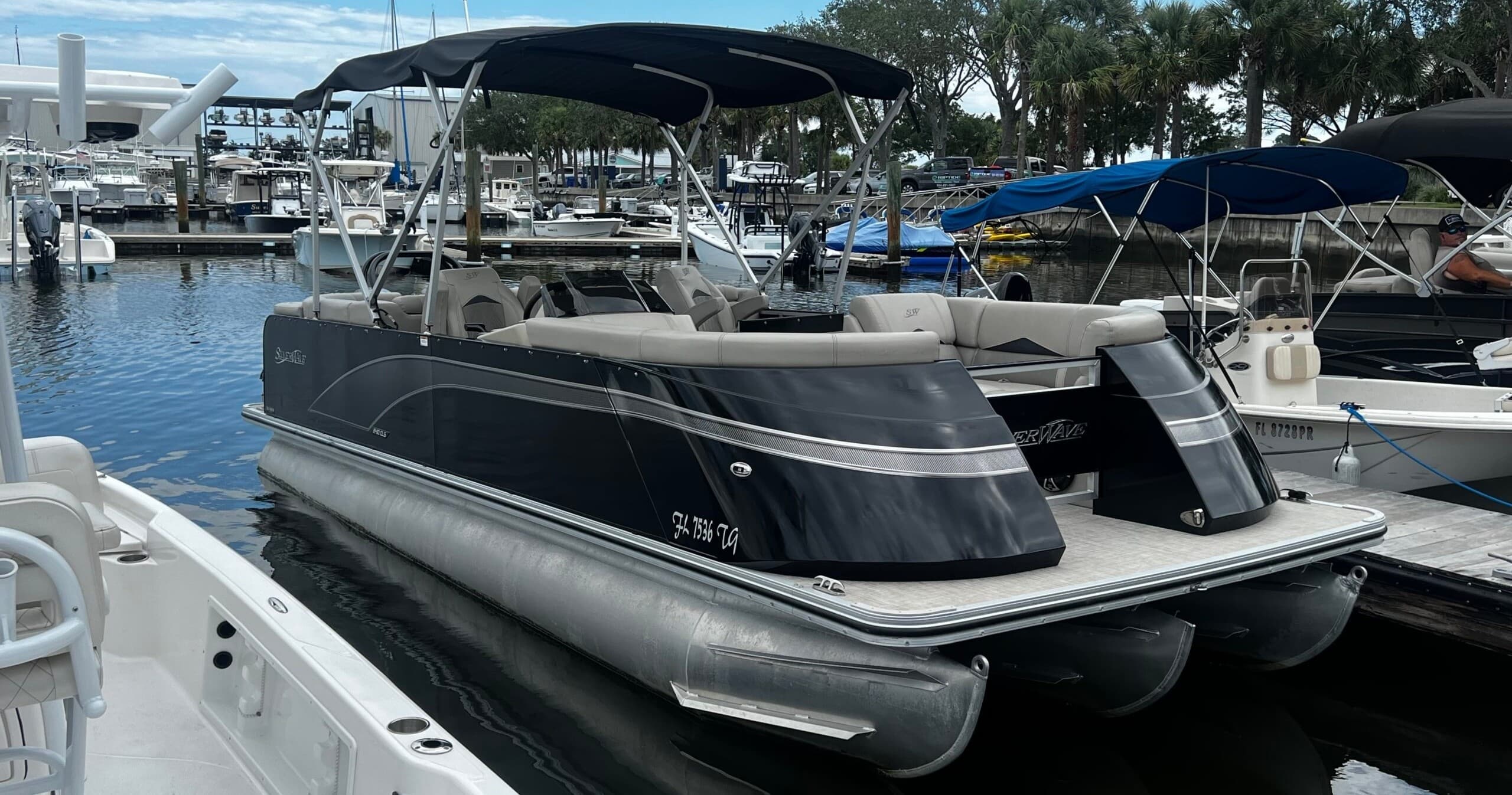 Cruise Amelia Island: 18' Deck Boat Rental in Fernandina Beach photo 1