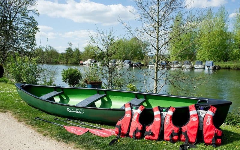 Canoe & Kayak Adventures with Thames Canoe Hire on the Thames