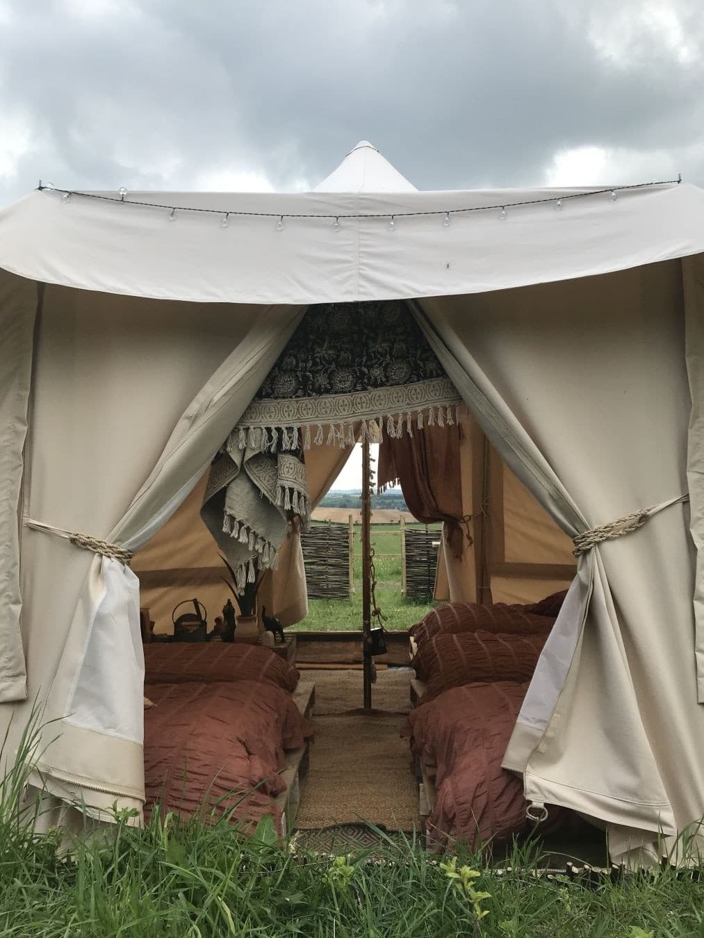Sleep Under the Ridgeway: Ocher Weekday Tent Stay Near Rugby photo 1