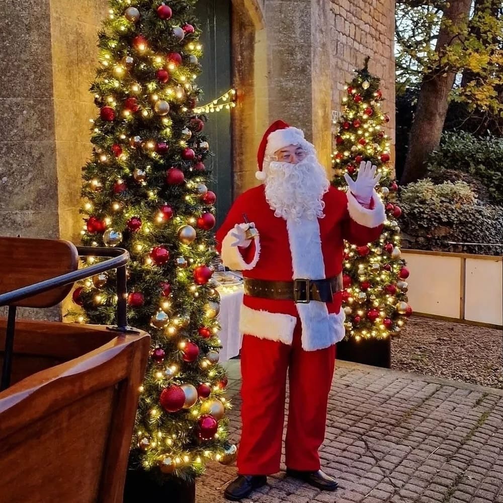 Experience the Magic of the Grotto & Christmas Trail in Broadway’s Late Night Shopping