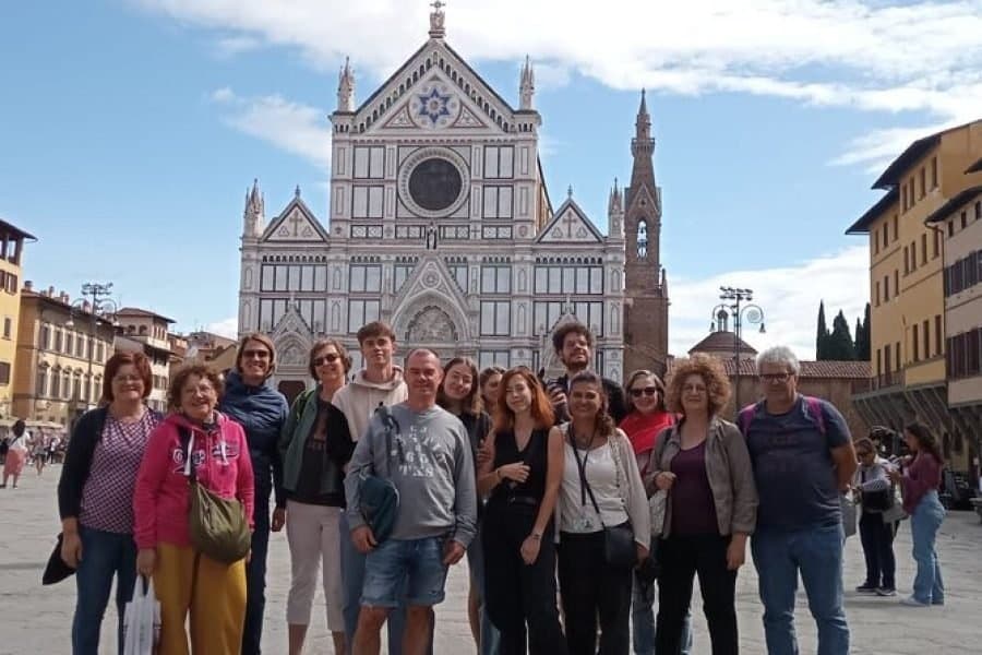 Free Guided Walking Tour of Florence — Duomo, Ponte Vecchio & Local Stories