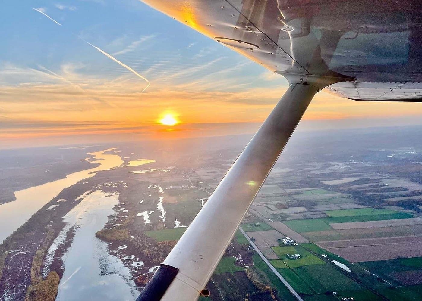 Pilot for a Day in Gatineau: Take the Controls of a Cessna 172 photo 4