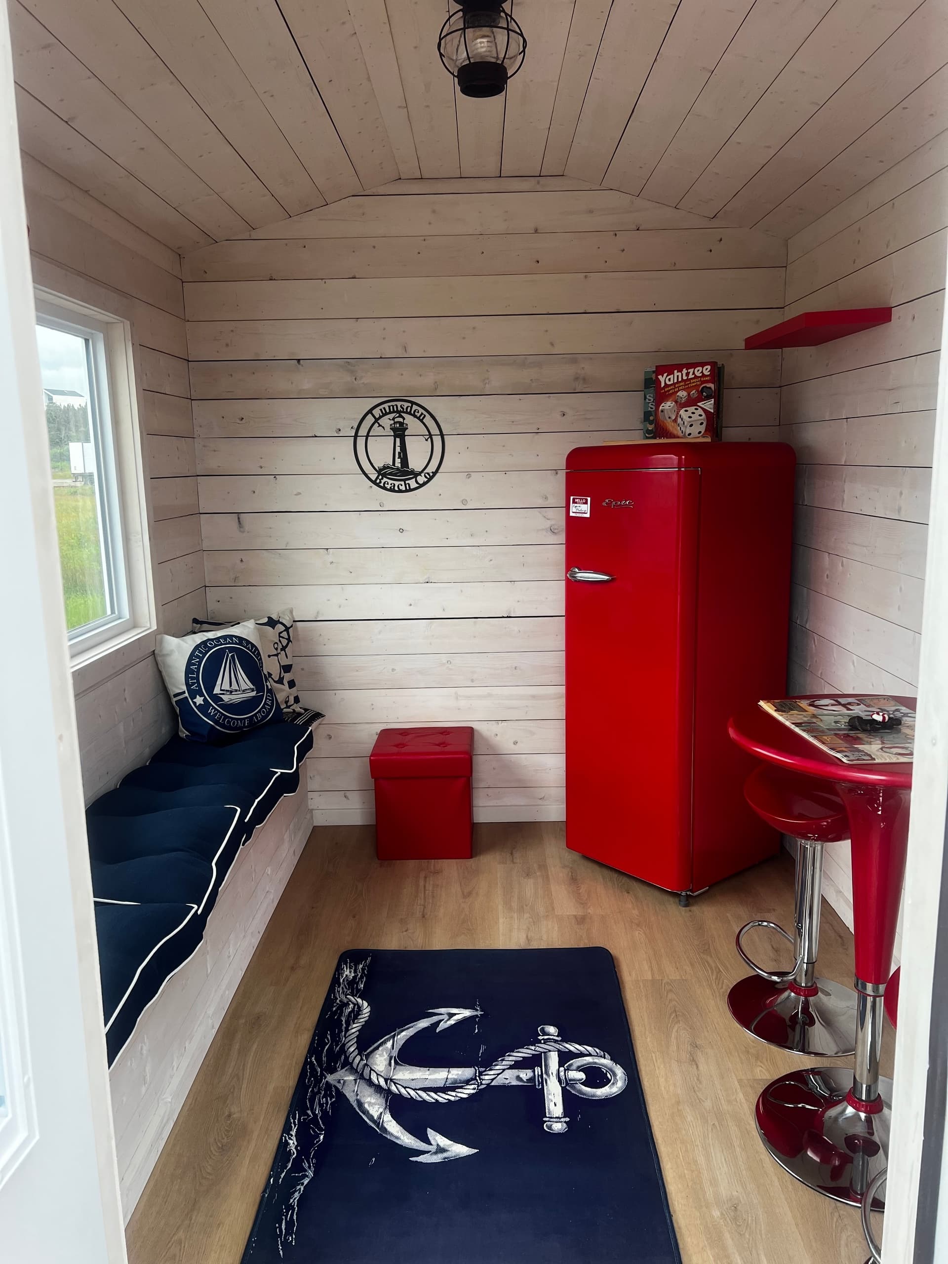 Sea Shed Day Rental at Lumsden Beach: A Premier Seaside Retreat