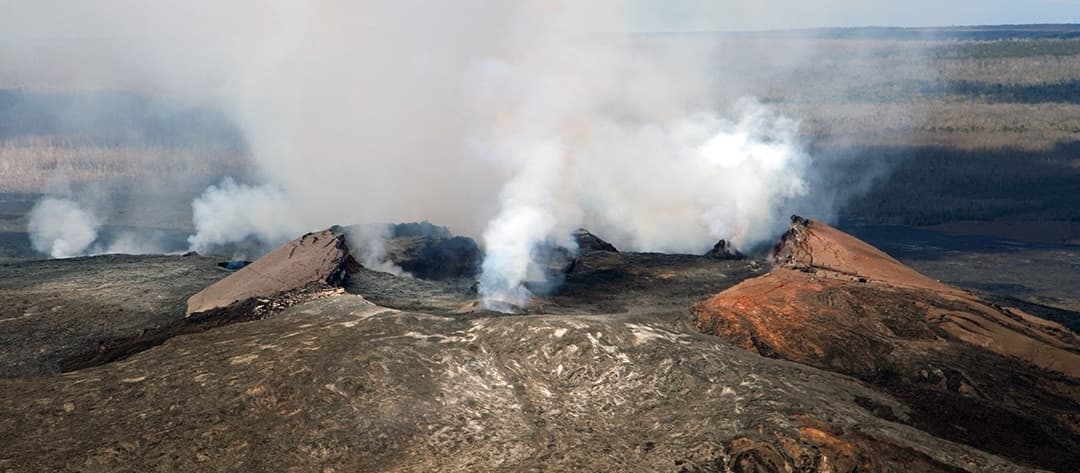 Hawaii Volcanoes Tour by Aloha Sunshine Tours