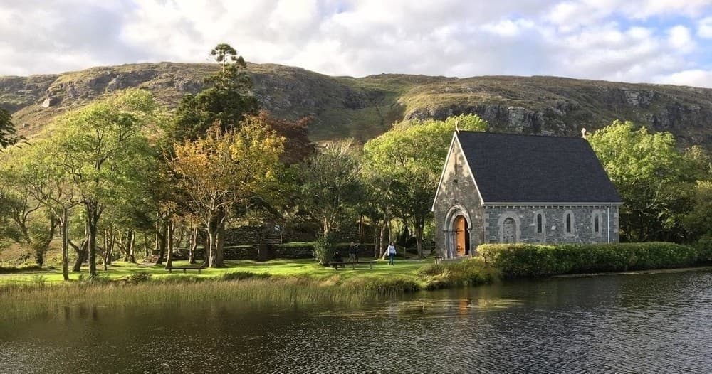 Private Gougan Barra & Glengarriff Tour by Mary G Tours in Cork
