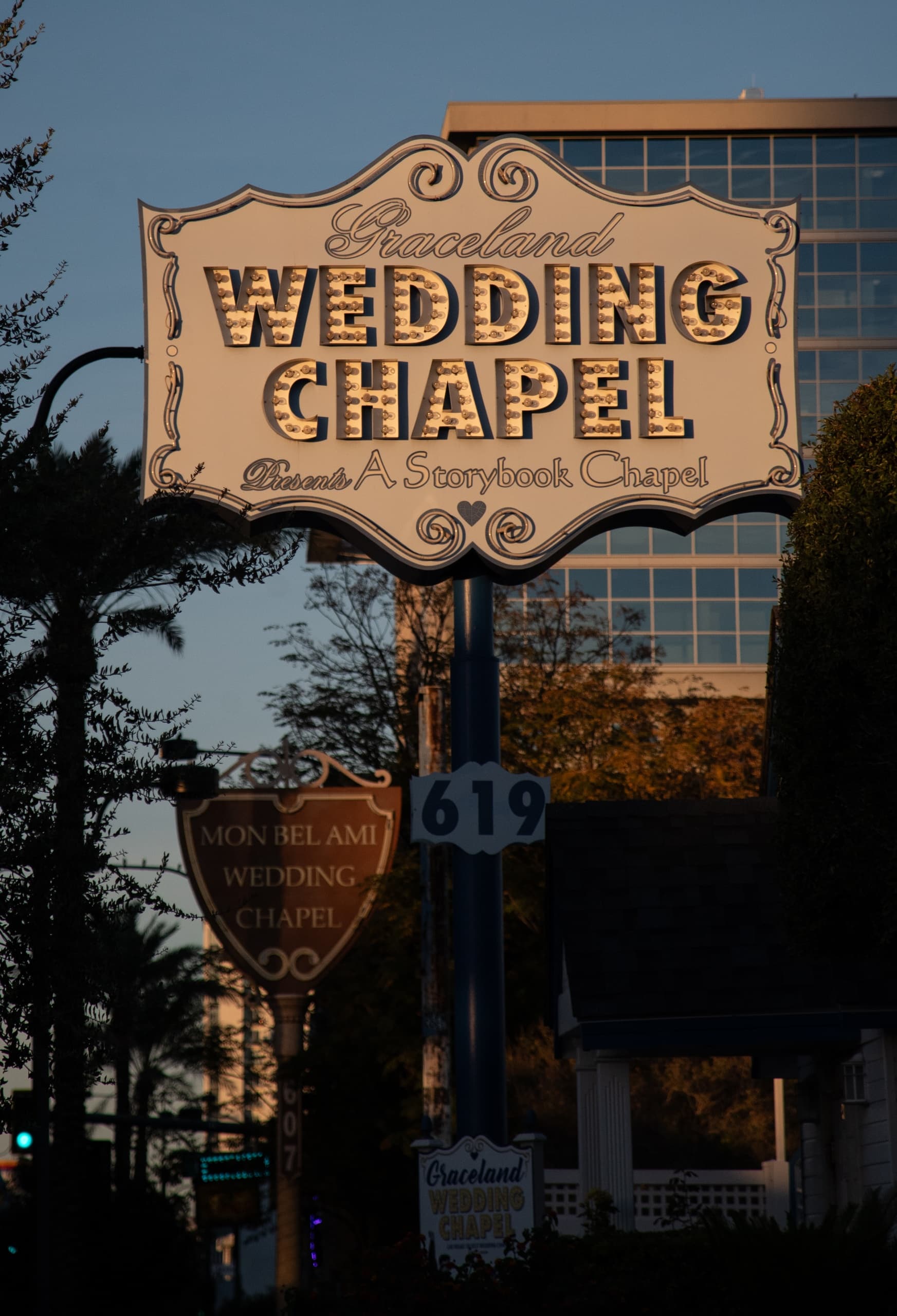 Coffee and Chapels: Downtown Las Vegas Wedding-Chapel Walking Tour
