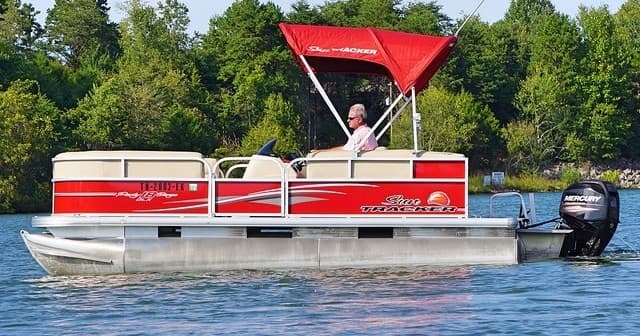 Lake Havasu 18ft Suntracker Rental with Champion Rentals
