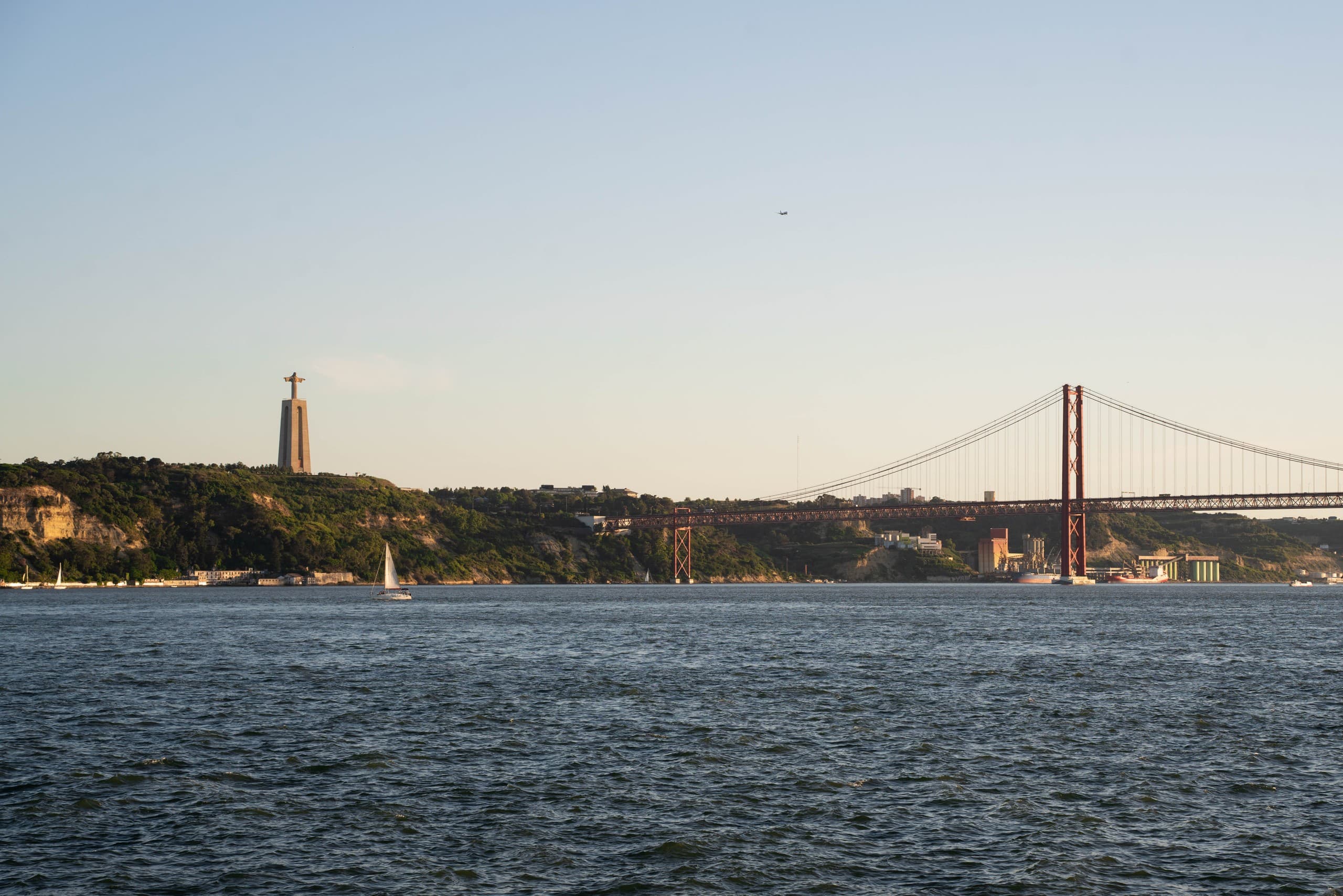 Sunlit Sailing on the X-Treem: 2-Hour Lisbon River Sightseeing Tour