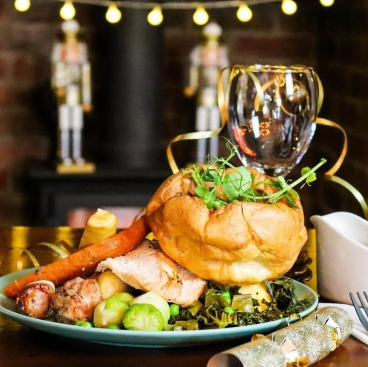 Savor a Festive Christmas Dinner Cruise on Lancashire’s Scenic Waterways
