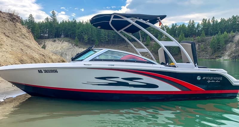 Water Activities with Sunshine Houseboats & Marina