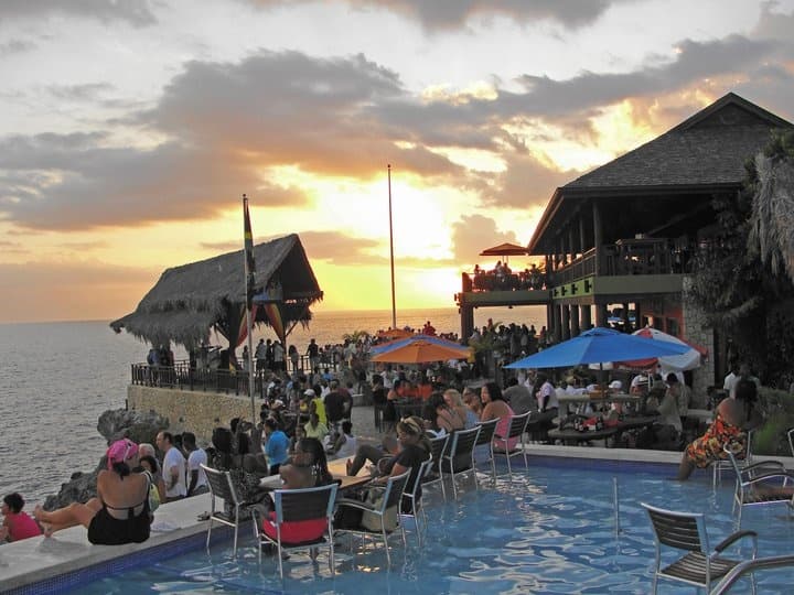 No Problem Premium Tour: Negril’s Best with Your Jamaican Tour Guide