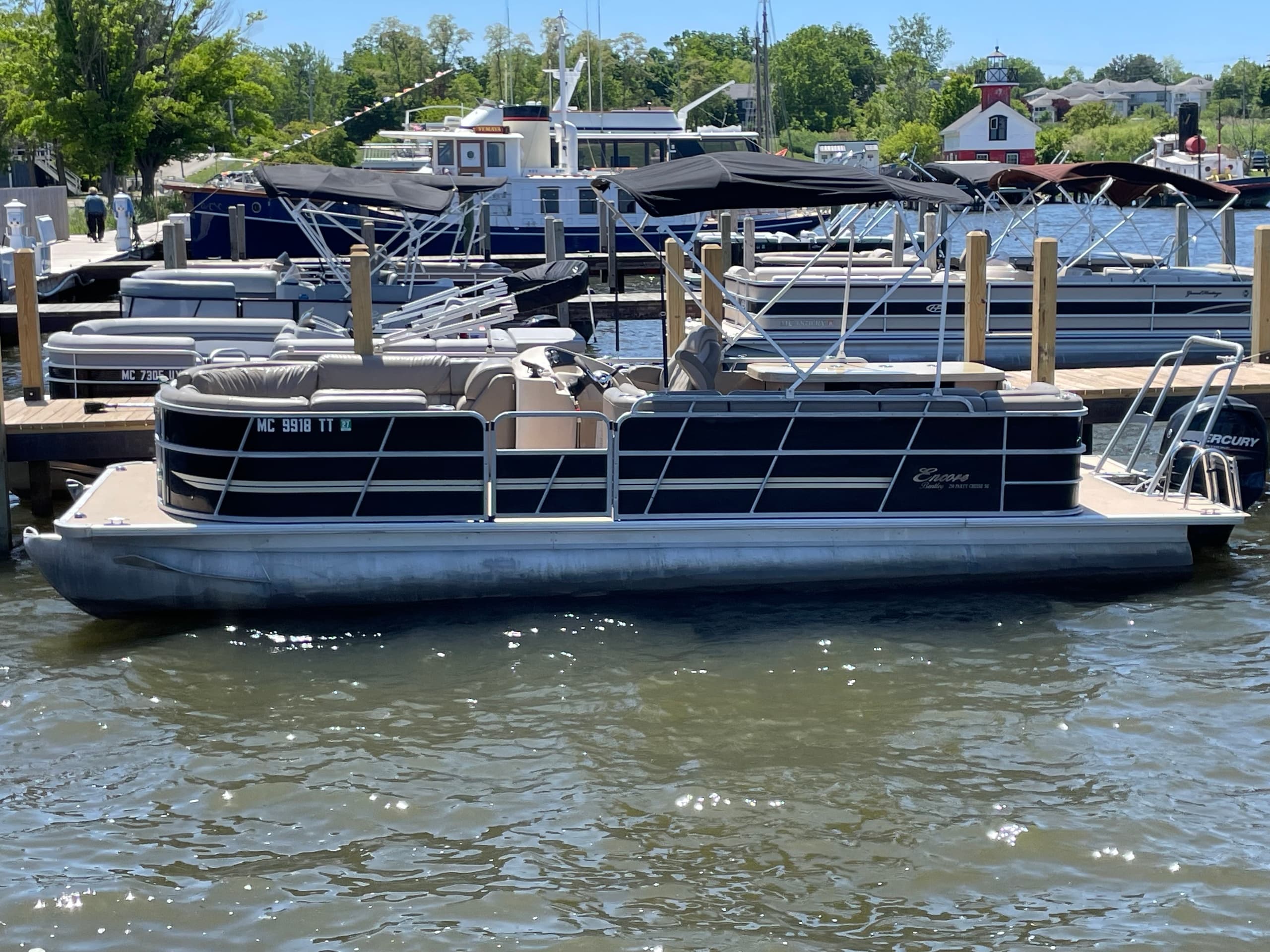 25' Bentley Cruise Adventure in Saugatuck, Michigan