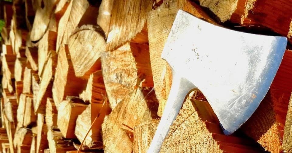 Indoor Axe Throwing at Peak Axe Throwing