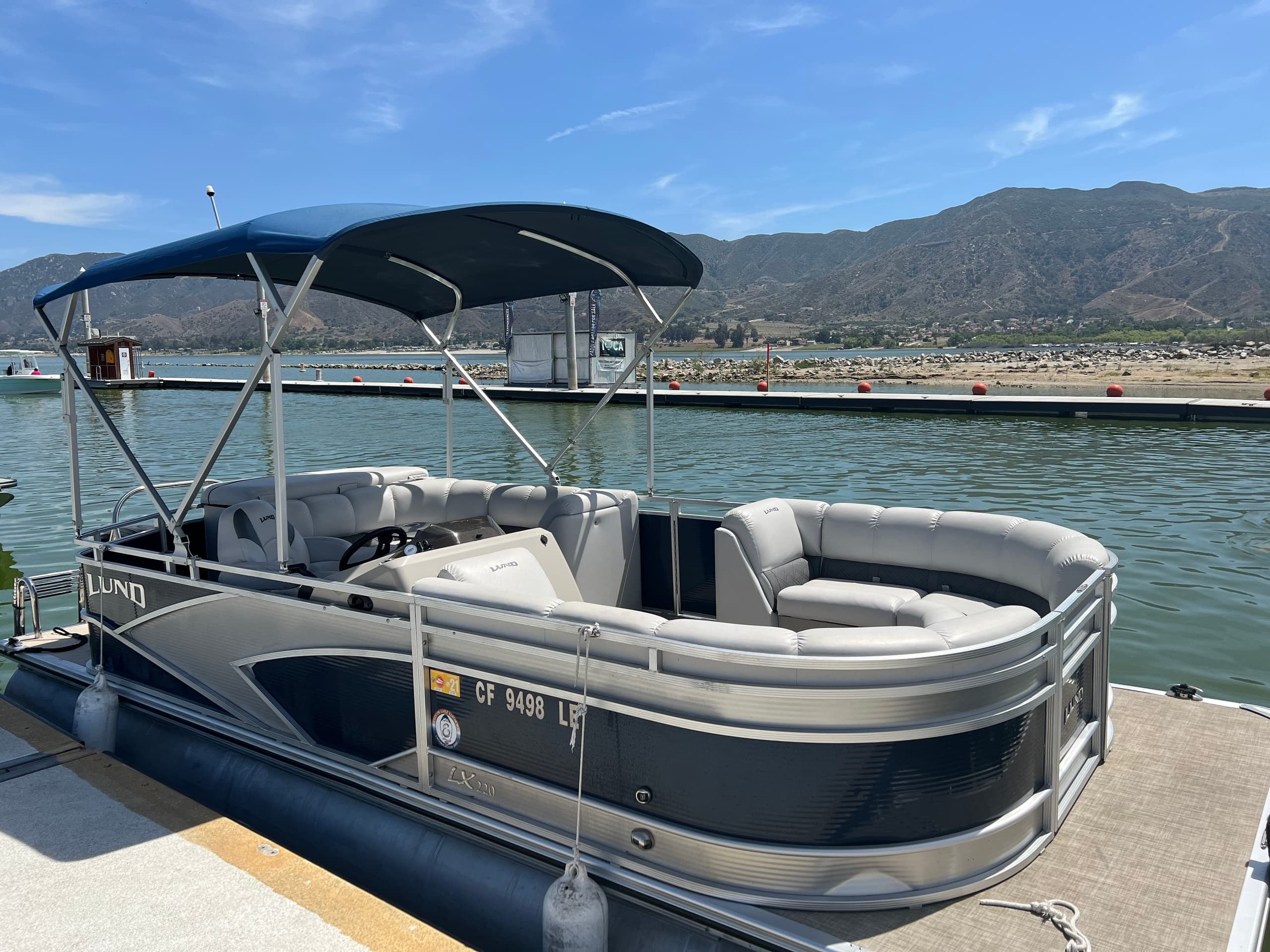 Lund LX 220 Rental: Cruise Lake Elsinore in Comfort