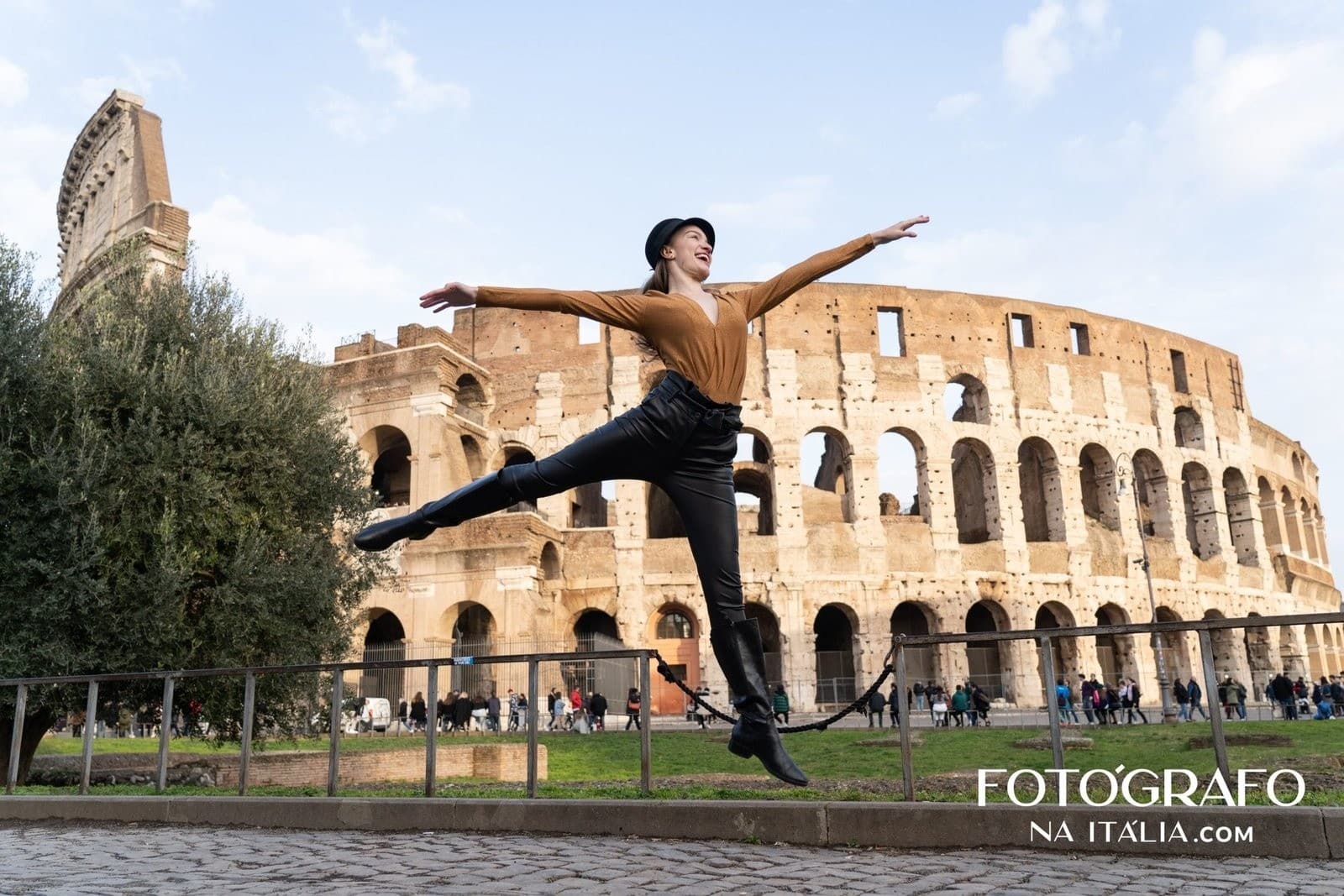 Capture Rome: Personalized Photo Sessions at the Colosseum, Trastevere & Beyond