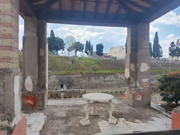 Herculaneum & Mount Vesuvius Walking Tour in Campania