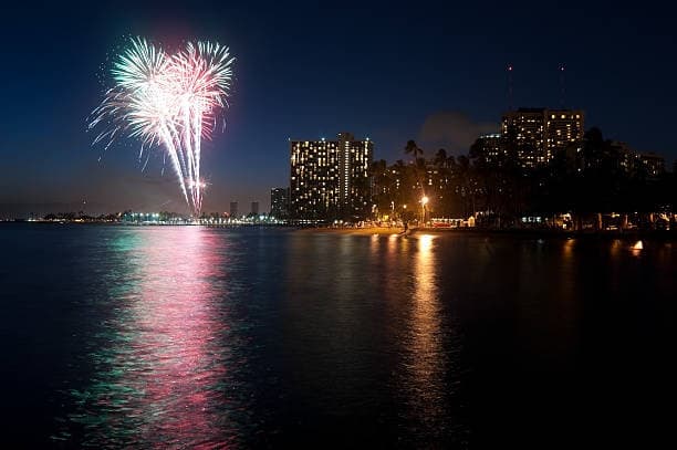 Sunset & Fireworks Dinner Cruise in Honolulu, Hawaii